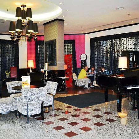 Coral Oriental Dubai Hotel Екстериор снимка