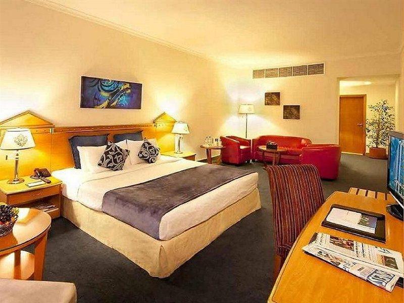 Coral Oriental Dubai Hotel Екстериор снимка